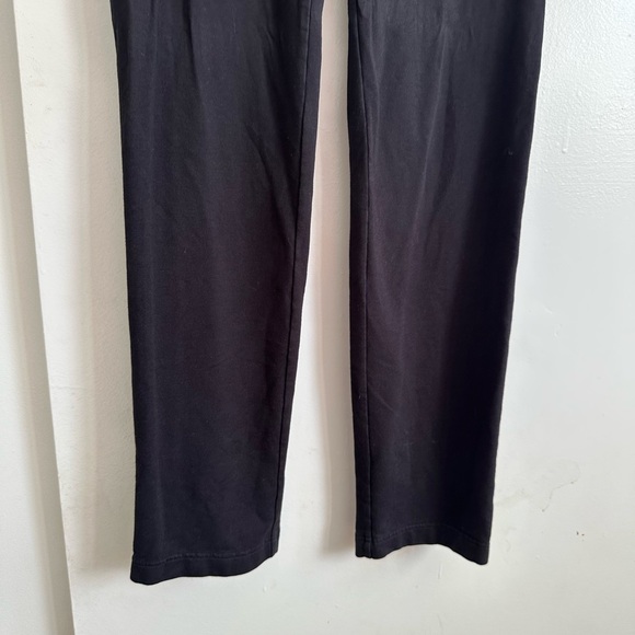 Classic Black Women's Cropped Pants - Picture 3 of 10